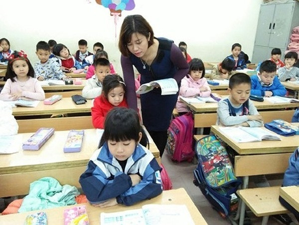 Giáo viên có cần chứng chỉ nghề? (Ảnh mang tính minh họa VOV) Giáo viên có cần chứng chỉ nghề? (Ảnh mang tính minh họa VOV)