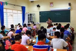 Sự tương tác của thầy và trò thế này sẽ không còn khi học trò đã thi xong (Ảnh minh họa: vov.vn).