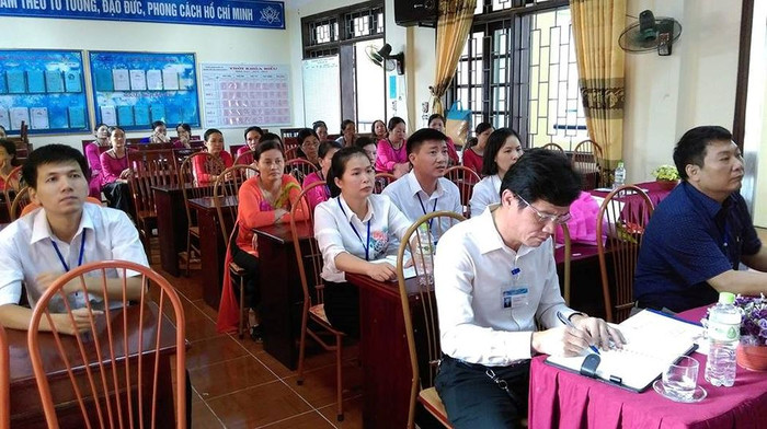 Giáo viên đi học thăng hạng đang phải đóng khoản tiền khá lớn (Ảnh minh họa: Nguồn từ webiste trường Tiểu học Đồng Quang A, Quốc Oai, Hà Nội) Giáo viên đi học thăng hạng đang phải đóng khoản tiền khá lớn (Ảnh minh họa: Nguồn từ webiste trường Tiểu học Đồng Quang A, Quốc Oai, Hà Nội)