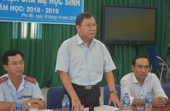 Ông Nguyễn Văn Tín, Phó Chủ tịch UBND TX.Phú Mỹ chủ trì buổi công bố kết luận kiểm tra (Báo Bà Rịa-Vũng Tàu) Ông Nguyễn Văn Tín, Phó Chủ tịch UBND TX.Phú Mỹ chủ trì buổi công bố kết luận kiểm tra (Báo Bà Rịa-Vũng Tàu)