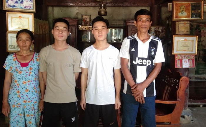 Gia đình em Lang Văn Trường dân tộc Thái (Ảnh nhân vật cung cấp). Gia đình em Lang Văn Trường dân tộc Thái (Ảnh nhân vật cung cấp).