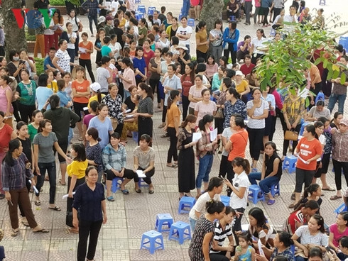 Phụ huynh cần tự ý thức về trang phục khi đến trường. Ảnh minh họa: VOV