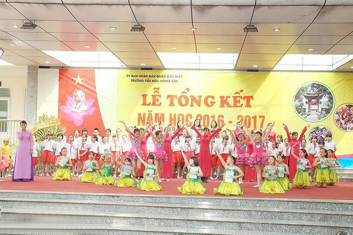 Làm sao để lễ tổng kết năm học được vui trọn vẹn? Ảnh minh họa: http://tieuhocnghiatan.edu.vn Làm sao để lễ tổng kết năm học được vui trọn vẹn? Ảnh minh họa: http://tieuhocnghiatan.edu.vn