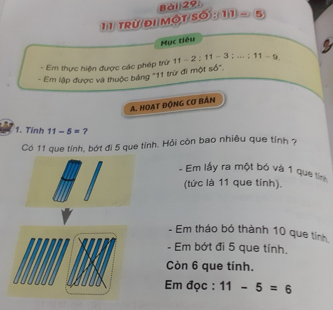 Dù biết thực hiện những dạng toán này bằng que tính là hình thức, mất thời gian và không hiệu quả nhưng giáo viên vẫn buộc phải làm (Ảnh Phan Tuyết). Dù biết thực hiện những dạng toán này bằng que tính là hình thức, mất thời gian và không hiệu quả nhưng giáo viên vẫn buộc phải làm (Ảnh Phan Tuyết).