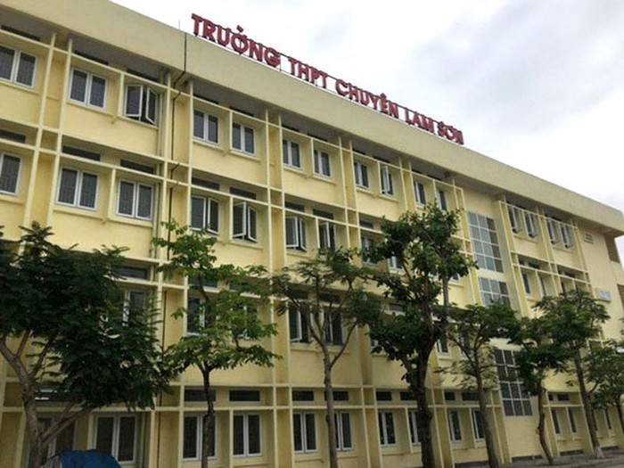 Theo Chính phủ, trường chuyên được thành lập ở cấp trung học phổ thông dành cho những học sinh có tư chất thông minh, đạt kết quả xuất sắc trong học tập. (Ảnh minh họa: Báo Lao động) Theo Chính phủ, trường chuyên được thành lập ở cấp trung học phổ thông dành cho những học sinh có tư chất thông minh, đạt kết quả xuất sắc trong học tập. (Ảnh minh họa: Báo Lao động)