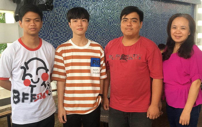 Tân sinh viên Trường Đại học Y dược thành phố Hồ Chí Minh (Ảnh tác giả) Tân sinh viên Trường Đại học Y dược thành phố Hồ Chí Minh (Ảnh tác giả)