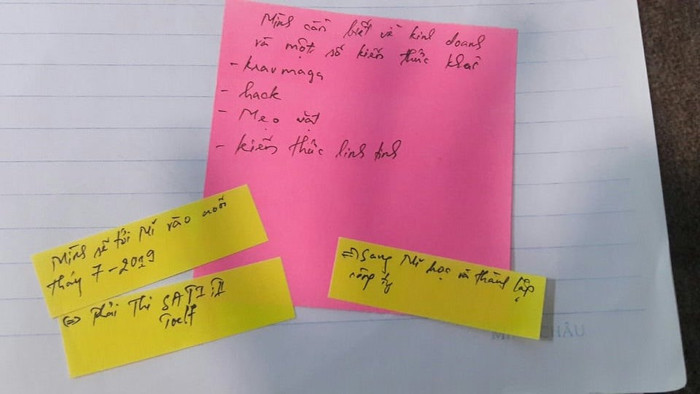 Note ghi kế hoạch của cháu Ngân (Ảnh gia đình cung cấp) Note ghi kế hoạch của cháu Ngân (Ảnh gia đình cung cấp)