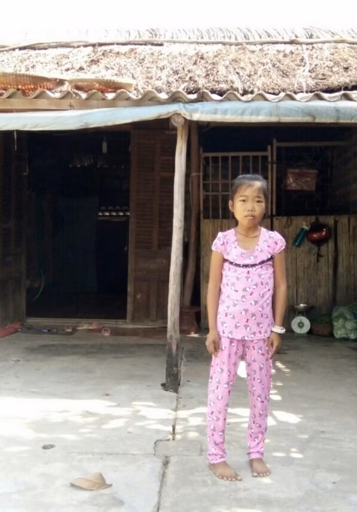 Bé Trịnh Thị Cuống học trò lớp 4 Trường Tiểu học Vĩnh Phong 4, huyện Vĩnh Thuận, tỉnh Kiên Giang(Ảnh tác giả) Bé Trịnh Thị Cuống học trò lớp 4 Trường Tiểu học Vĩnh Phong 4, huyện Vĩnh Thuận, tỉnh Kiên Giang(Ảnh tác giả)