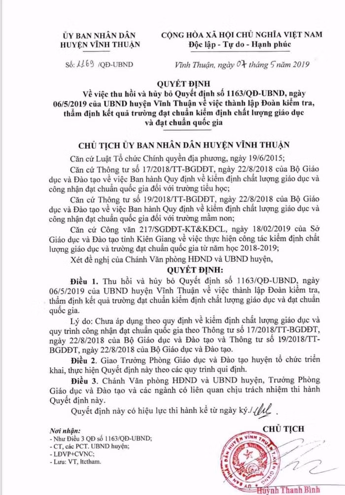 Sức mạnh nào để vị Trưởng phòng Giáo dục làm trái luật?