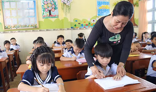 Thiếu giáo viên, nhiều trường tại Hải Dương đau đầu tìm người dạy thay ảnh 2