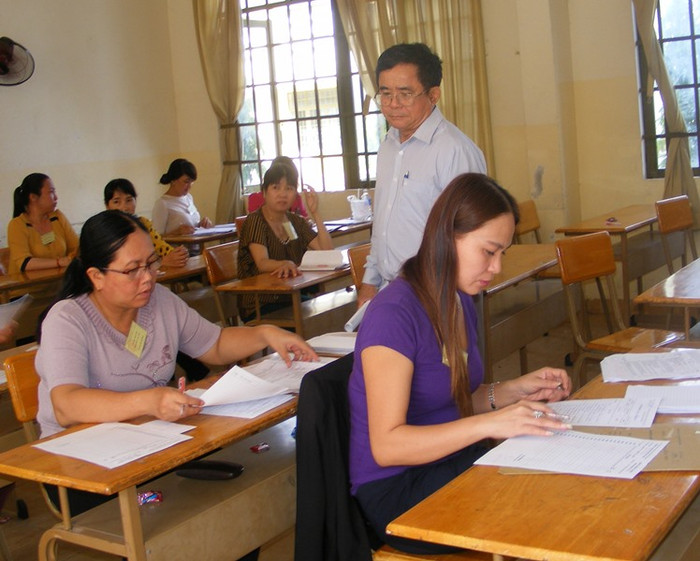 Nhiều giáo viên nghỉ hưu vào thời gian nghỉ hè đang chịu thiệt thòi (Ảnh minh họa Báo Tây Ninh) Nhiều giáo viên nghỉ hưu vào thời gian nghỉ hè đang chịu thiệt thòi (Ảnh minh họa Báo Tây Ninh)