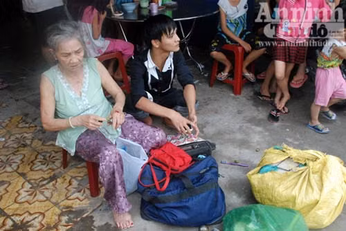 Tai nạn ô tô, 20 thí sinh ĐH thoát nạn, Tin tức trong ngày, tai nan o to, tai nan o quang ngai, thi dai hoc, thi sinh thi dai hoc, thi dai hoc cao dang, tuyen sinh dai hoc, tai nan xe khach, tai nan giao thong, bao, tin nhanh, tin hot, tin tuc