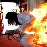 Vì quá yêu, t thiêu vợ để giữ cho riêng mình (ảnh minh họa)