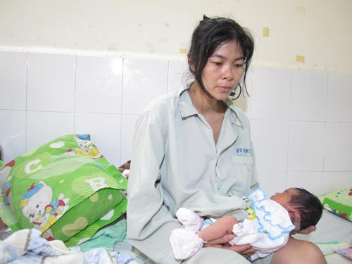 Sản phụ Hiên và đứa con duy nhất được sinh ra Sản phụ Hiên và đứa con duy nhất được sinh ra