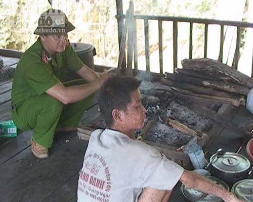 Dùng tà đạo lừa đảo người dân vùng “bệnh lạ”, Tin tức trong ngày, benh la quang ngai, benh la, cong an huyen ba to, ta dao, nguoi mac benh la, bao, tin tuc, tin hot, tin hay