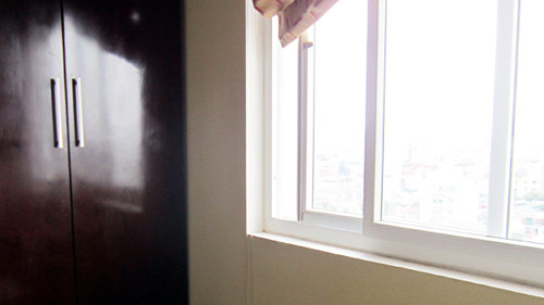 Cửa sổ chung cư: Cái bẫy chết người ảnh 2 Cửa sổ chung cư: Cái bẫy chết người, Tin tức trong ngày, cua so, roi tu tang 9, nga lau, lan can, be trai, tu vong, bao, tin tuc, tin hot, tin hay