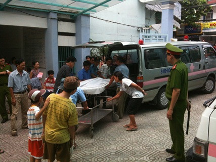 Ông Trịnh Văn Lộc, sinh năm 1950 ngụ tại P.16, Q.Gò Vấp được đưa vào bệnh viện trong tình trạng đã tử vong