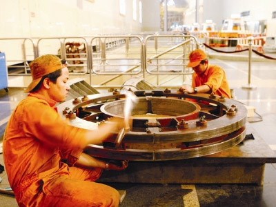 Tập đoàn nhà nước đồng loạt giảm lương, Tin tức trong ngày, giam luong, cat giam luong, luong nhan vien dien luc, luong evn, tap doan nha nuoc, bo tai chinh, bao, tin tuc, tin hot, tin hay