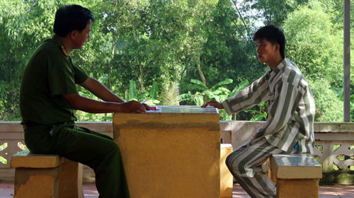 Tử tù và sự sống từ ân huệ cuối cùng ảnh 1 Tử tù và sự sống từ ân huệ cuối cùng, Tin tức trong ngày, an tu hinh, don xin an xa, an xa, tuyen an tu, quan toa, tu tu, tu hinh, tham phan, toi pham, bao, tin tuc, tin hot, tin hay