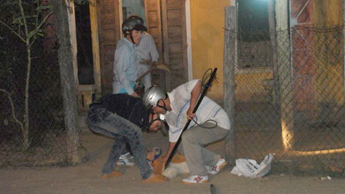 Cả xã diễn tập chống... “cẩu tặc” ảnh 1 Cả xã diễn tập chống... “cẩu tặc”, Tin tức trong ngày, dien tap chong cau tac, trom cho, cau tac, danh chet cau tac, tinh mang, trom cap vat, trom cap, bao, tin tuc, tin hot, tin hay