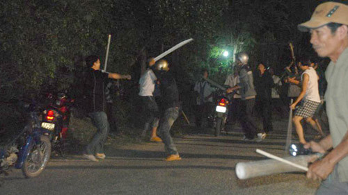 Cả xã diễn tập chống... “cẩu tặc” ảnh 2 Cả xã diễn tập chống... “cẩu tặc”, Tin tức trong ngày, dien tap chong cau tac, trom cho, cau tac, danh chet cau tac, tinh mang, trom cap vat, trom cap, bao, tin tuc, tin hot, tin hay