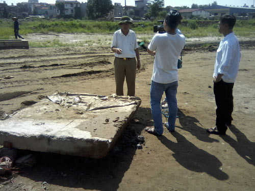 Lời kể người cứu cháu bé từ hố "tử thần", Tin tức trong ngày, 