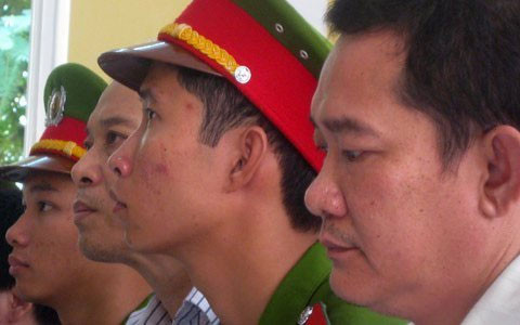 Cựu PGĐ Sở từng run sợ trước ván cờ 5 tỷ, Tin tức trong ngày, quan danh co bac ty, sau leo, quan tinh danh co, choi co tuong, quan chuc danh co tien ty, quan chuc soc trang, xet xe, bao, tin tuc, tin hot, tin hay