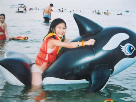 Hương Tràm lúc 6 tuổi