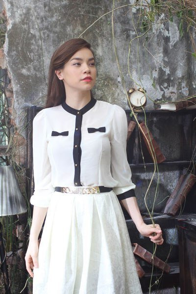 MV "Hãy mặc em đi" được thực hiện bởi đạo diễn trẻ Trần Đình Hiền, trang điểm: Nguyễn Hùng, làm tóc: Hùng Max, stylist: Fuonk Nguyễn, Nhiếp ảnh: Mr Bil - Lamlee. MV "Hãy mặc em đi" được thực hiện bởi đạo diễn trẻ Trần Đình Hiền, trang điểm: Nguyễn Hùng, làm tóc: Hùng Max, stylist: Fuonk Nguyễn, Nhiếp ảnh: Mr Bil - Lamlee.