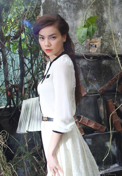 Vào ngày 18/1, Hồ Ngọc Hà sẽ lên đường sang Singapore làm giám khảo cuộc thi "Tìm kiếm nhóm nhảy quốc tế" tại các nước trong khu vực: Ấn Độ, Malaysia, Singapore, Philippines và Thái Lan. Vào ngày 18/1, Hồ Ngọc Hà sẽ lên đường sang Singapore làm giám khảo cuộc thi "Tìm kiếm nhóm nhảy quốc tế" tại các nước trong khu vực: Ấn Độ, Malaysia, Singapore, Philippines và Thái Lan.