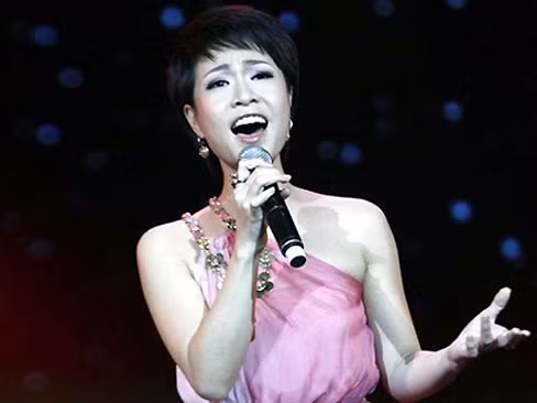 Ca sĩ Uyên Linh có bị Tùng Dương lật ngược "ván cờ"?.