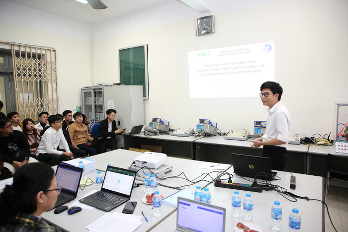 Việt Nam đặt mục tiêu đến năm 2030 trở thành trung tâm đổi mới sáng tạo, phát triển các giải pháp và ứng dụng trí tuệ nhân tạo trong khu vực ASEAN và trên thế giới. (Ảnh minh họa: Trường Đại học Công nghệ - Đại học Quốc gia Hà Nội) 1R3A0507.jpg