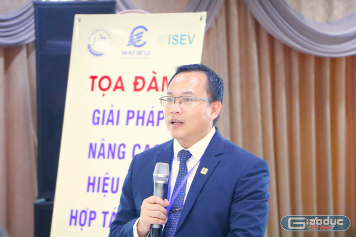 Thạc sĩ Chu Văn Tuấn - Phụ trách Trung tâm Truyền thông và Quan hệ doanh nghiệp, Trường Đại học Điện lực. (Ảnh: Minh Quân) GDVN_6.JPG