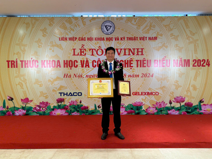 Phó Giáo sư, Tiến sĩ Nguyễn Vũ Quỳnh nhận danh hiệu trí thức khoa học và công nghệ tiêu biểu năm 2024 (Ảnh: NVCC) z5776851057392_82704716983127121a676b0d85c8a460.jpg