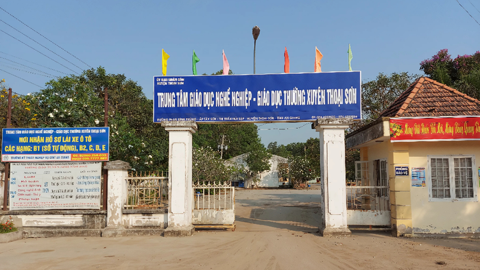 Trung tâm Giáo dục nghề nghiệp - Giáo dục thường xuyên huyện Thoại Sơn (An Giang). Ảnh: Website trung tâm. Untitled design (1).png