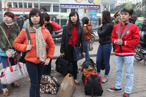 Ùn ùn về quê đón năm mới ảnh 9 Ùn ùn về quê đón năm mới, Tin tức trong ngày, nghi tet duong lich, nguoi dan un un ve nghi tet duong lich, giao thong, tin tuc 24h, tet duong lich, ben xe my dinh