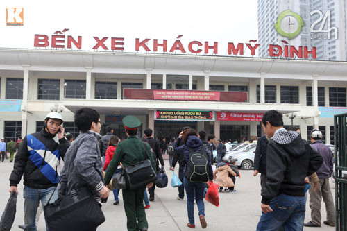 Ùn ùn về quê đón năm mới ảnh 1 Ùn ùn về quê đón năm mới, Tin tức trong ngày, nghi tet duong lich, nguoi dan un un ve nghi tet duong lich, giao thong, tin tuc 24h, tet duong lich, ben xe my dinh