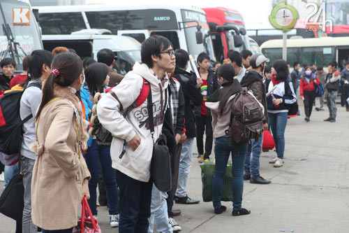 Ùn ùn về quê đón năm mới ảnh 10 Ùn ùn về quê đón năm mới, Tin tức trong ngày, nghi tet duong lich, nguoi dan un un ve nghi tet duong lich, giao thong, tin tuc 24h, tet duong lich, ben xe my dinh