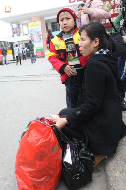 Ùn ùn về quê đón năm mới ảnh 11 Ùn ùn về quê đón năm mới, Tin tức trong ngày, nghi tet duong lich, nguoi dan un un ve nghi tet duong lich, giao thong, tin tuc 24h, tet duong lich, ben xe my dinh
