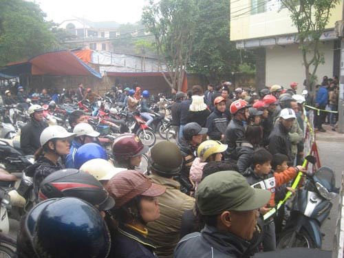 Hình ảnh nóng từ hiện trường vụ nổ xe máy, Tin tức trong ngày, no xe may o bac ninh, nổ xe máy ở bắc ninh, no xe may, tin, tin moi, tin tuc online, tin hay, tin, vn, doc bao, bao, tin tức, no xe may chet nguoi o bac ninh, no xe may chet nguoi, no xe may, gai min xe may, chay no xe may, tai nan, giet nguoi, nghi an giet nguoi, no xe may chet 2 nguoi