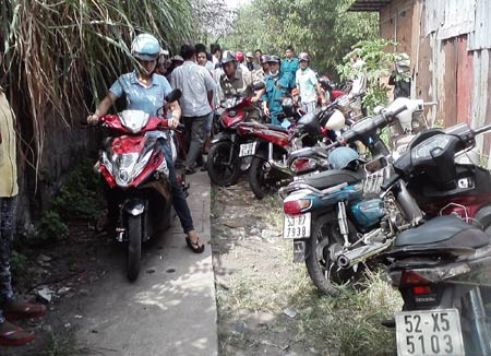 Bị từ chối tình cảm, kẻ đào mộ giết bạn gái, vùi xác dưới sình ảnh 1 Bắt khẩn cấp kẻ giết bạn gái, vùi xác, An ninh Xã hội, xac co gai trong vuon tram, xac co gai, thi the co gai, giet co gai, giet nguoi yeu, tinh tay ba, giet nguoi, an mang, bao, bao cong an, bao an ninh, vn