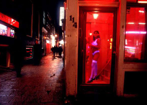 Khu “đèn đỏ”: VN có thể học nước ngoài? ảnh 1 Khu “đèn đỏ”: VN có thể học nước ngoài?, Tin tức trong ngày, khu den do o viet nam, de xuat lap khu den do, hop thuc hoa mai dam, gai ban dam, mai dam, trung tam bao tro xa hoi, diem du lich, co so giao duc, nhiem hiv, bao, tin tuc, tin hot, tin hay, vn