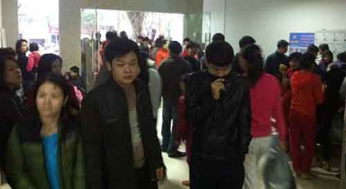 Hà Nội: Cháy chung cư 31 tầng, cả trăm người bỏ chạy ảnh 3 Cháy chung cư 31 tầng, cả trăm người bỏ chạy, Tin tức trong ngày, chay chung cu, cuu ho, nguoi dan, chay chung cu, no, khoi den, pccc, chap dien, vu chay, bao, tin tuc, tin hot, tin hay, vn