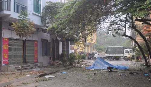 Hình ảnh nóng từ hiện trường vụ nổ xe máy, Tin tức trong ngày, no xe may o bac ninh, nổ xe máy ở bắc ninh, no xe may, tin, tin moi, tin tuc online, tin hay, tin, vn, doc bao, bao, tin tức, no xe may chet nguoi o bac ninh, no xe may chet nguoi, no xe may, gai min xe may, chay no xe may, tai nan, giet nguoi, nghi an giet nguoi, no xe may chet 2 nguoi