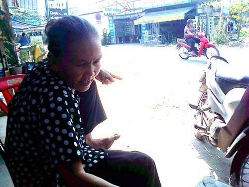 Cánh tay nữ sinh và sự vô cảm của tài xế, Tin tức trong ngày, nu sinh bi xe tai can qua dau, tai nan, chet tham, hoc sinh, bo mac nan nhan, xe tai, tai xe bo chay, bao, tin tuc, tin hot, tin hay, vn