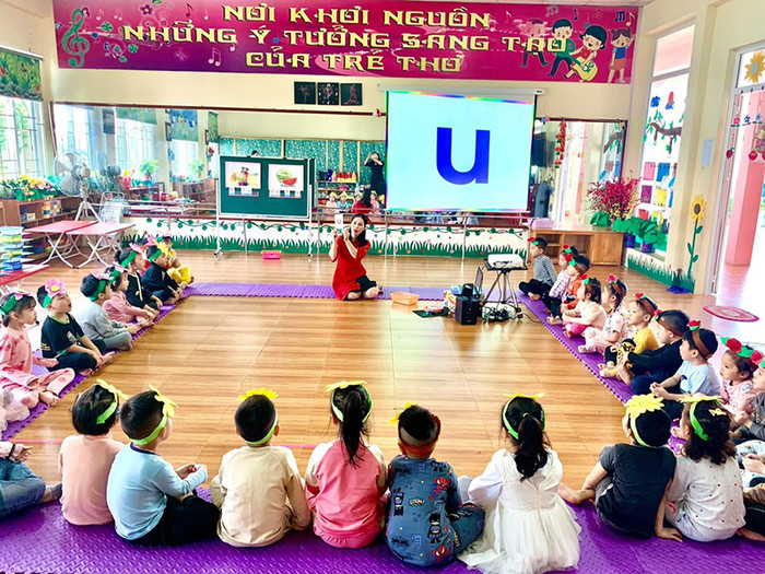 Giờ học “số hóa” tại Trường Mầm non Trường Thi B (thành phố Thanh Hóa, tỉnh Thanh Hóa). Ảnh: NVCC.