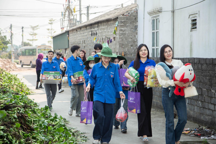 Những bước chân thanh niên UTM hướng về những hoàn cảnh khó khăn. 485156629_1752286572261474_2915892460180933114_n.jpg