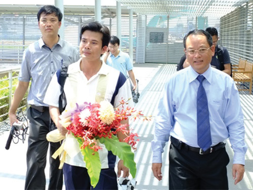 Người về từ tàu đắm và nghi ngờ bưng bít thông tin ảnh 3 Người về từ tàu đắm và nghi ngờ bưng bít thông tin ảnh 3