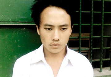 Ghen tuông, chồng nã đạn vào mặt vợ ảnh 2 Ghen tuông, chồng nã đạn vào mặt vợ ảnh 2