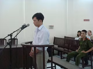 Cựu cảnh sát cơ động tấn công CSGT bị phạt 7 tháng tù ảnh 1